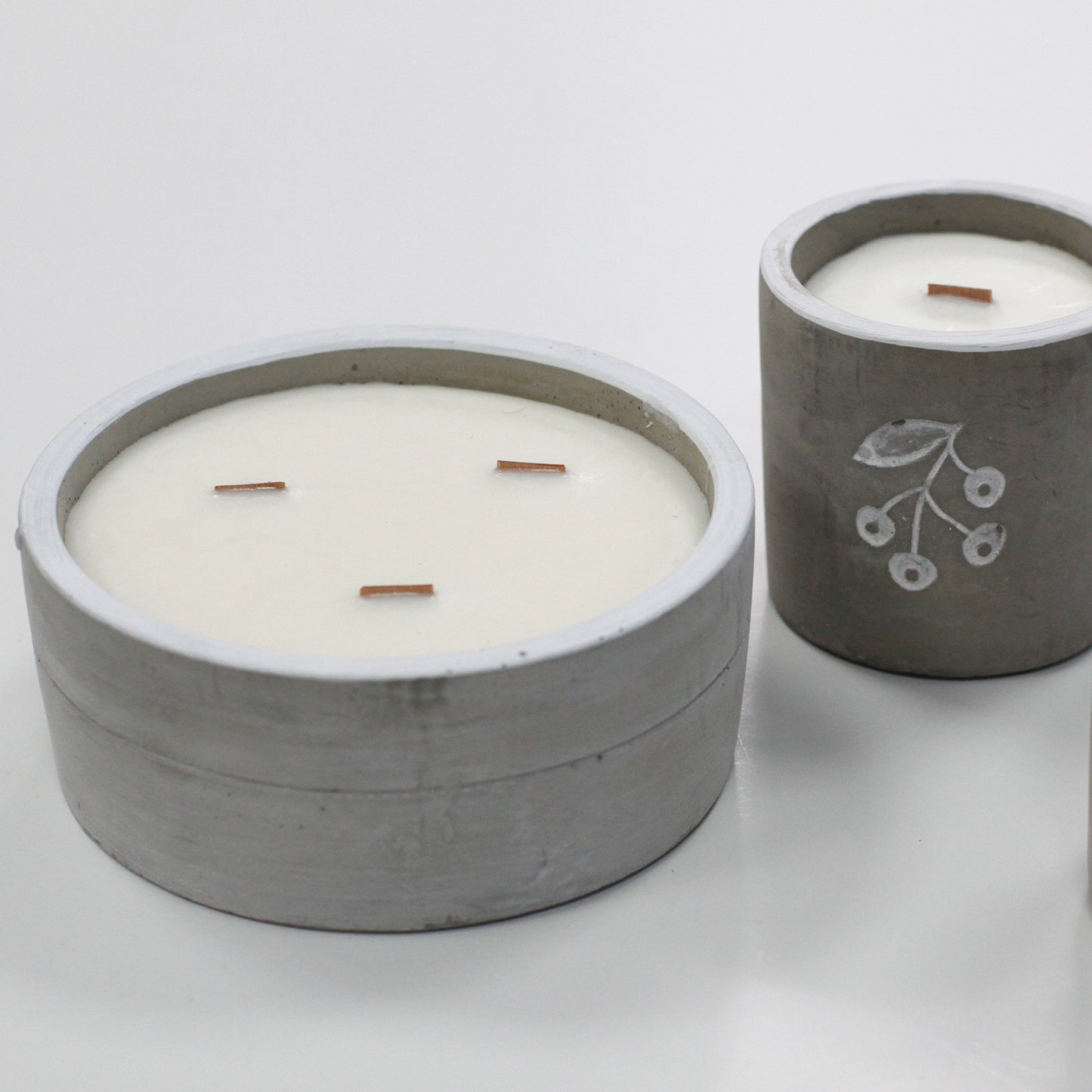 Wooden Wick Concrete Pot Scented Candle - Crushed Vanilla & Orange - Large