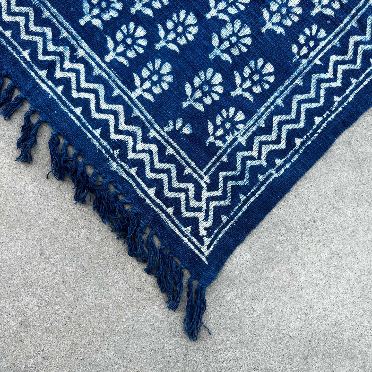Handmade Indigo Throw - 170 x 120 cm - Chhota Flower